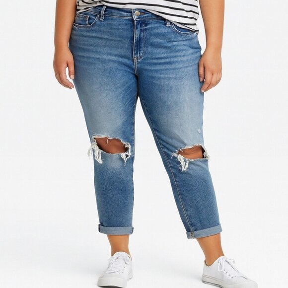 Torrid Womens Boyfriend Straight Vintage Stretch Mid-Rise Jean Distressed 20R - Picture 1 of 14